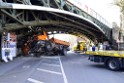 LKW blieb unter Bruecke haengen Koeln Deutz Deutz Muelheimerstr P061